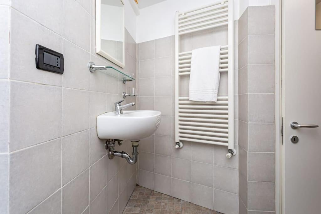 Apartment Adorno 2 - Affitti Brevi Italia Cenova Dış mekan fotoğraf