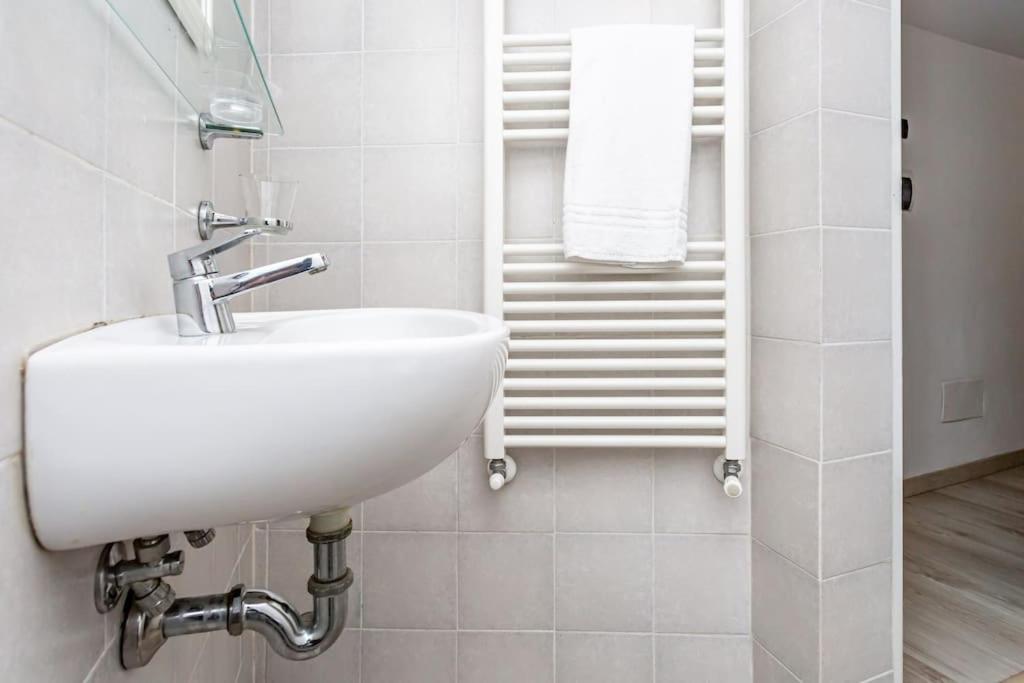 Apartment Adorno 2 - Affitti Brevi Italia Cenova Dış mekan fotoğraf